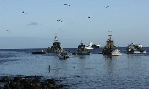 Đội tàu cá Trung Quốc "vét sạch mọi thứ" gần quần đảo Galaparos 3