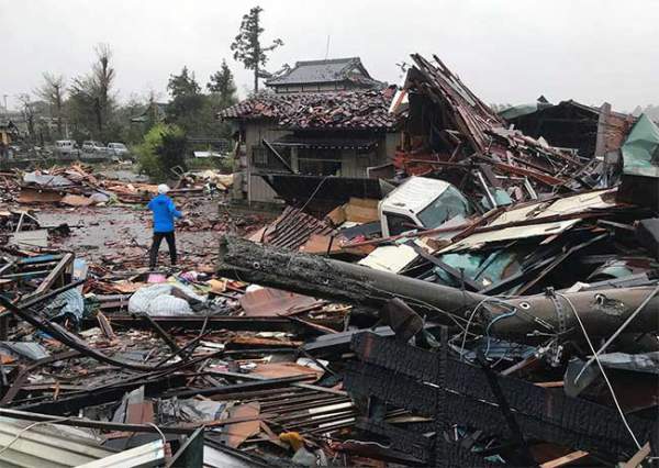 Hình ảnh kinh hoàng khi siêu bão Hagibis xé toạc nhà cửa, làm nhiều người chết 3