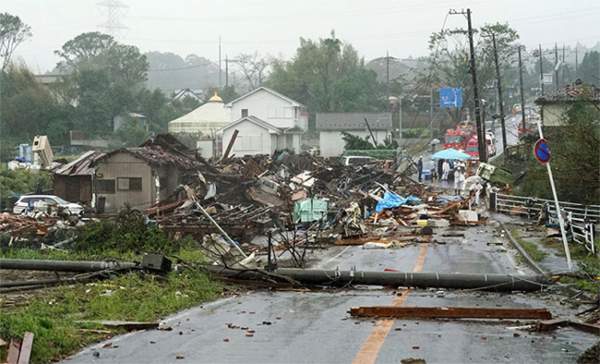 Hình ảnh kinh hoàng khi siêu bão Hagibis xé toạc nhà cửa, làm nhiều người chết 2