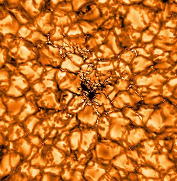 Hình ảnh chi tiết nhất về bề mặt của Mặt trời 2