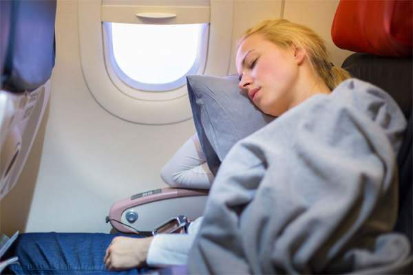 Tại sao không nên ngủ vào thời điểm máy bay cất hoặc hạ cánh?