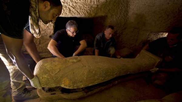 Phát hiện 13 chiếc quan tài Ai Cập có niên đại hơn 2.500 năm 2