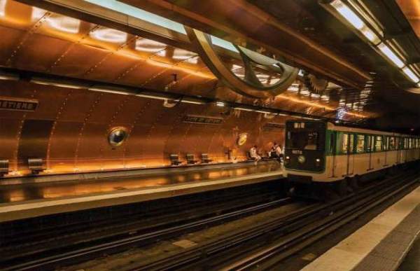 9 ga tàu điện ngầm đẹp nhất thế giới 6
