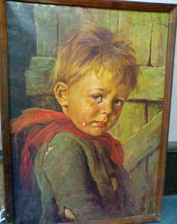 Vì sao bức tranh mang tên "Cậu bé khóc" khiến tất cả mọi vật bị thiêu rụi, trừ chính nó? 5