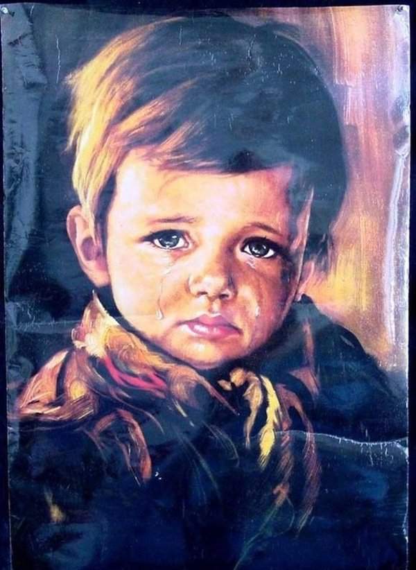 Vì sao bức tranh mang tên "Cậu bé khóc" khiến tất cả mọi vật bị thiêu rụi, trừ chính nó? 6