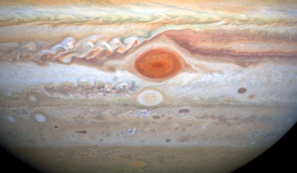 NASA phát hiệu siêu bão khổng lồ có tốc độ 560km/h hình thành trên sao Mộc 3