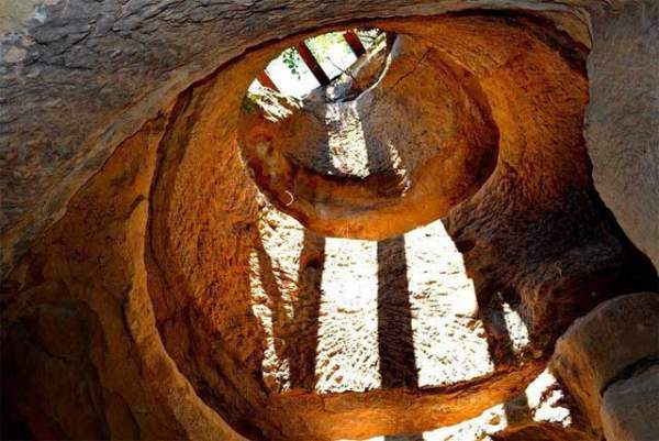 Ngôi đền bí ẩn 7.000 năm tuổi dưới lòng đất của Romania