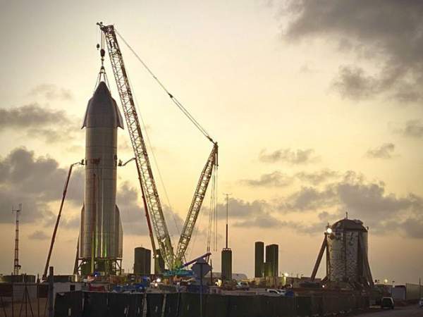 Nguyên mẫu tàu SpaceX sắp thử nghiệm bay cao 15.000m