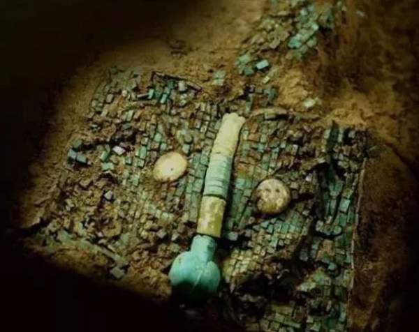 Siêu cấp bảo vật quốc gia màu ngọc lam 3700 tuổi tiết lộ bí ẩn người xưa thực sự có "nuôi rồng"