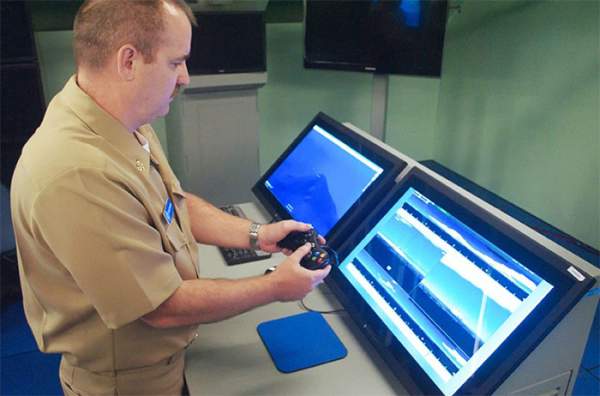 Không chỉ tàu lặn Titan, tàu ngầm tỷ USD của Hải quân Mỹ cũng sử dụng tay cầm Xbox 360 để điều khiển 2