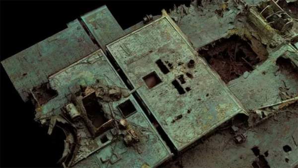 Tàu Titanic sẽ trông ra sao nếu bị rút cạn nước xung quanh? 3