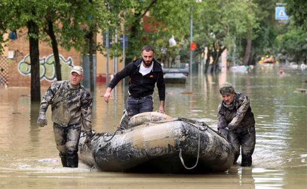 Lũ lụt chưa từng có trong 100 năm càn quét miền Bắc Italy 8