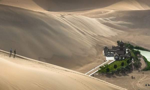 Hiện tượng đụn cát hát bí ẩn trên sa mạc Trung Quốc
