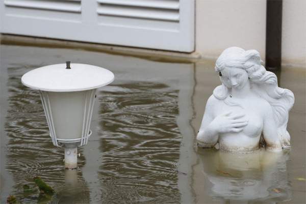 Lũ lụt chưa từng có trong 100 năm càn quét miền Bắc Italy 7