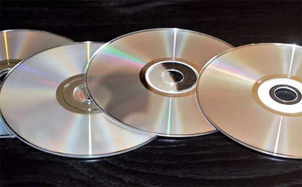 Lần đầu tiên chế tạo thành công đĩa quang CD có dung lượng lên tới 700TB 1