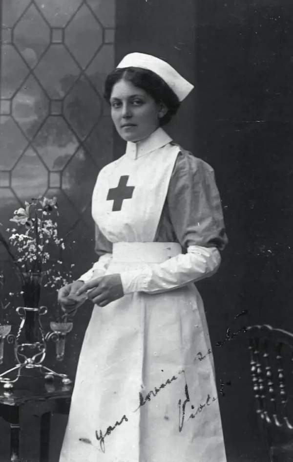 Nữ y tá này đã sống sót sau cả 3 vụ đắm tàu lịch sử, bao gồm cả Titanic