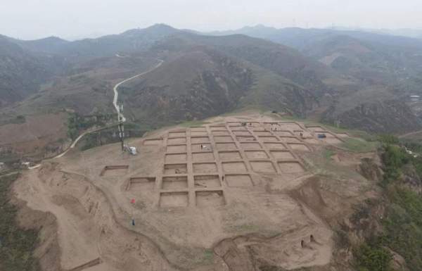 Trung Quốc phát hiện vùng đồi bao phủ bởi loạt mộ cổ đầy châu báu