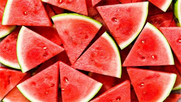 Top 8 loại trái cây, rau củ bù nước cực nhiều cho cơ thể 2