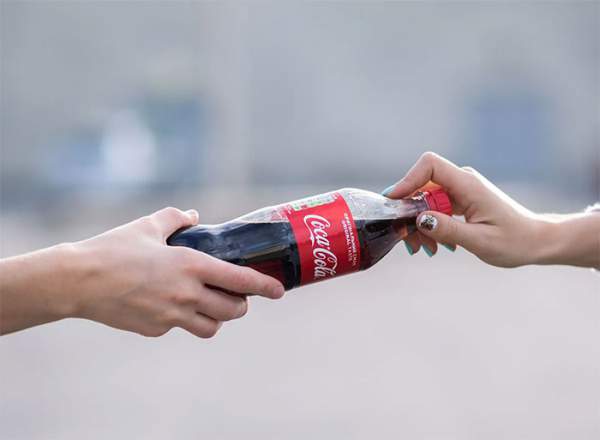 Điều gì xảy ra với cơ thể khi bạn uống một lon Coca-Cola? 2
