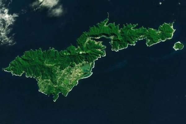Một quần đảo thuộc Mỹ đang bị Trái đất “nuốt” dần