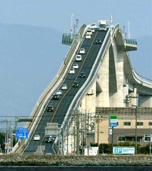 Chi hơn 4,8 nghìn tỷ xây cầu, Nhật Bản khiến thế giới ngỡ ngàng với công trình "dốc đứng lên trời" độc nhất vô nhị 3