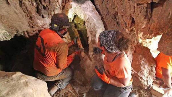 Bí mật đằng sau 4 thanh kiếm La Mã 1.900 năm tuổi tìm thấy trong hang động ở Israel