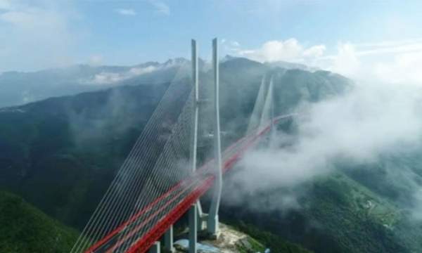 Bí ẩn vùng đất toàn cây cầu "khổng lồ" cao nhất thế giới của Trung Quốc 2