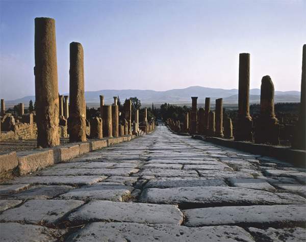 Sự thật đáng kinh ngạc về những con đường cổ trên thế giới 5