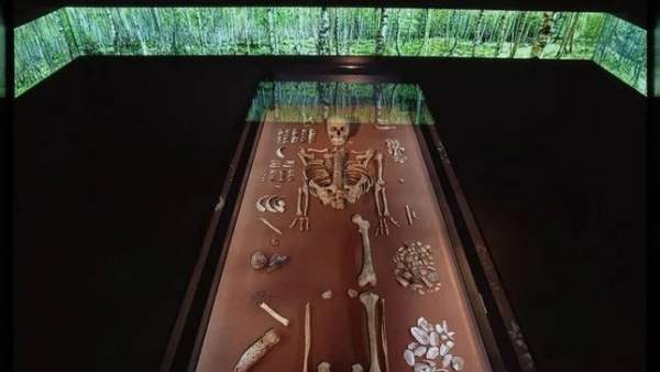Manh mối mới về mộ chôn pháp sư và đứa trẻ sơ sinh khoảng 9.000 năm trước