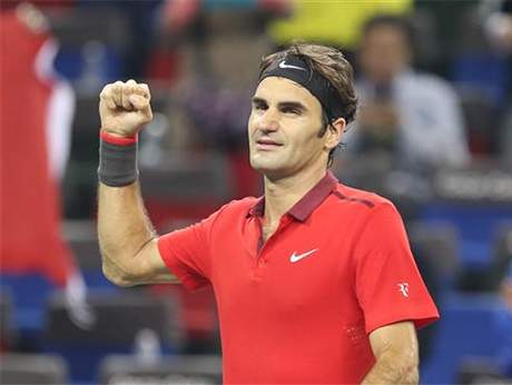 Federer suýt thành khán giả sau trận ra quân 2