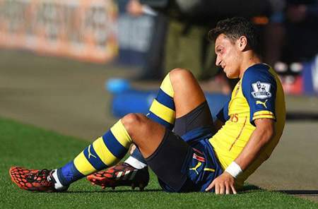 Arsenal đã làm hại Mesut Ozil? 3