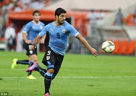 Luis Suarez chói sáng trong ngày trở lại tuyển Uruguay