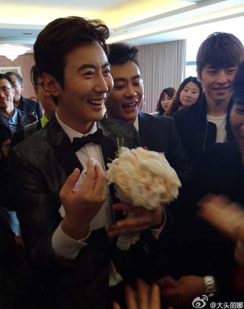 Chae Rim được chồng quỳ gối đi giày trong đám cưới 2