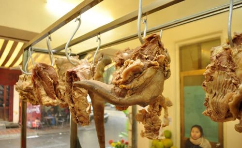 Bún pín bò nổi tiếng ngon ở phố Hòa Mã 2