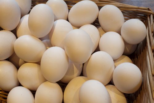Cách chọn mua trứng gà thật từ A đến Z 2