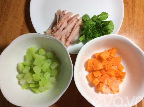 Làm salad su su và cà rốt màu sắc 3
