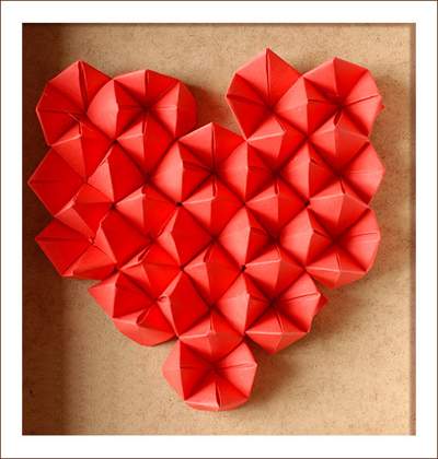 Gấp giấy origami làm tranh trái tim cho ngày Valentine trắng 6
