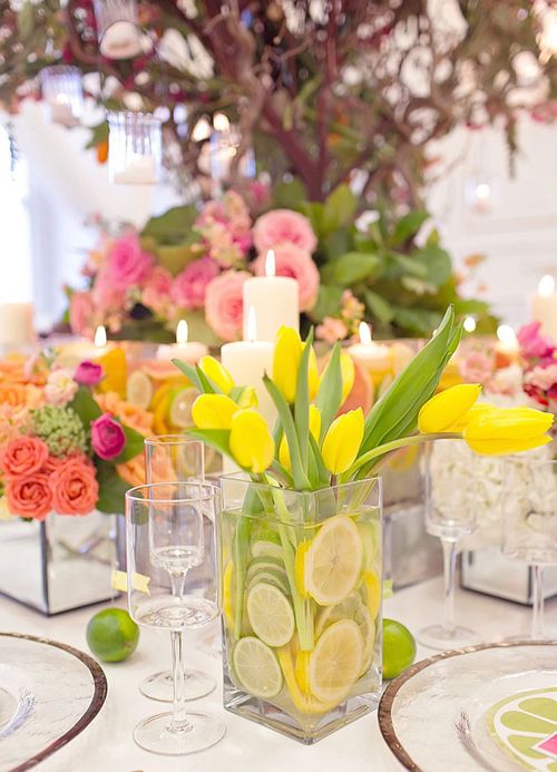 Trang trí tiệc cưới đầy sắc màu hoa trái 8