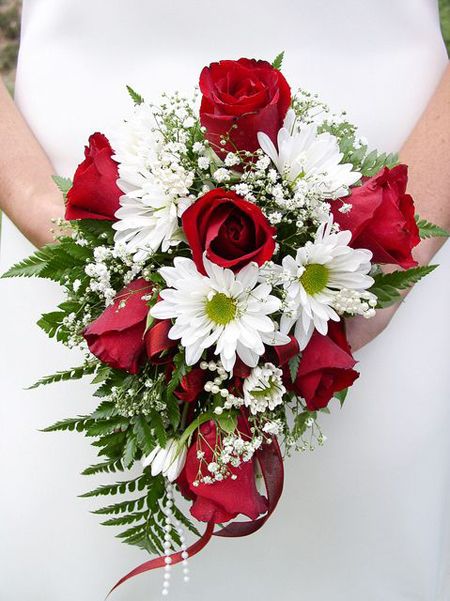 Cách chọn bó hoa cưới màu đỏ cho cô dâu 4