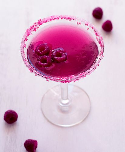 Học cách pha chế cocktail mâm xôi màu hồng cực đẹp 2