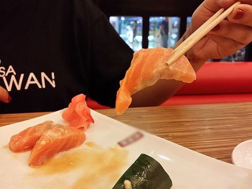 Cách ăn sushi cho người lần đầu muốn thử 12