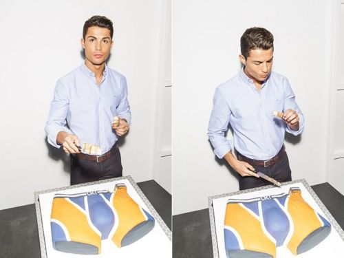 Ronaldo cắt và thưởng thức bánh mang thương hiệu nội y CR7 3