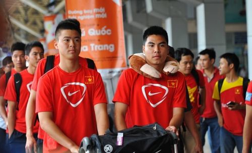Thêm 2 cầu thủ U19 Việt Nam được đôn lên đội 1 đá V.League 2
