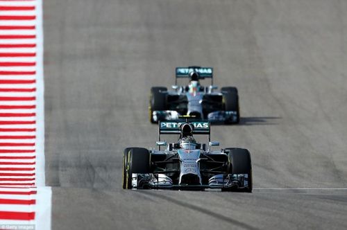 Hamilton tiến gần ngôi vô địch sau chiến thắng tại US GP 7