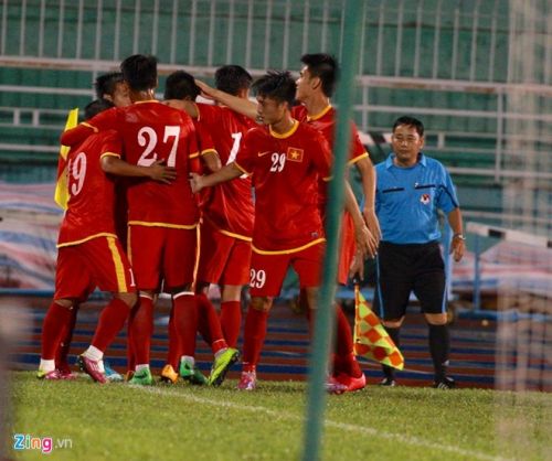 ĐT Việt Nam đánh bại Sinh viên Hàn Quốc 3-0 10