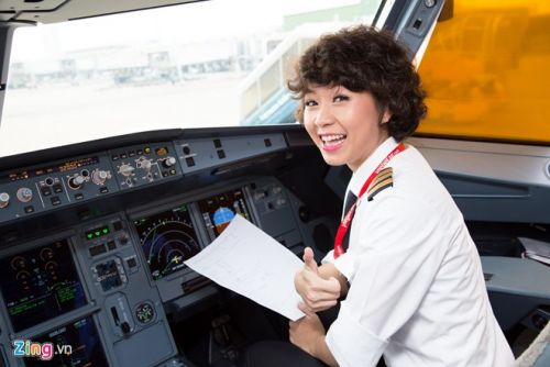 Nữ phi công Việt đầu tiên trong tổ bay Vietjet Air 9