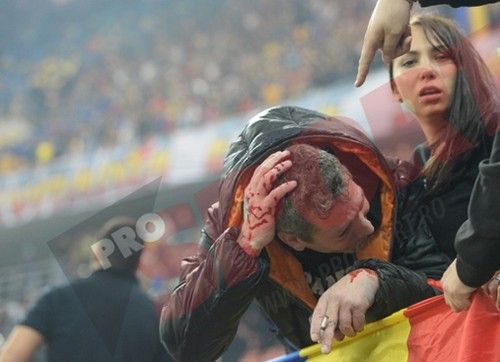 Bạo lực kinh hoàng trong trận đấu vòng loại EURO 5