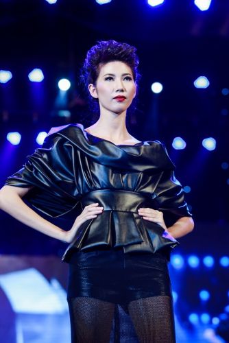Hà Hồ khoe vũ đạo bốc lửa trong Top Fashion Show 10