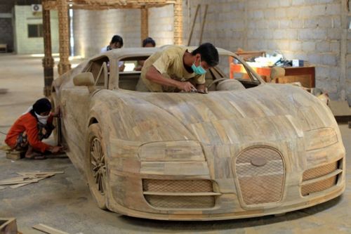 Bugatti Veyron đặc biệt làm từ gỗ giá 3.300 USD 3
