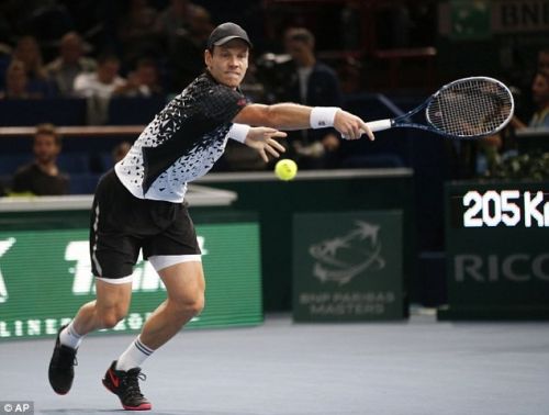 Djokovic tiến sát kỷ lục tại Paris Masters 10
